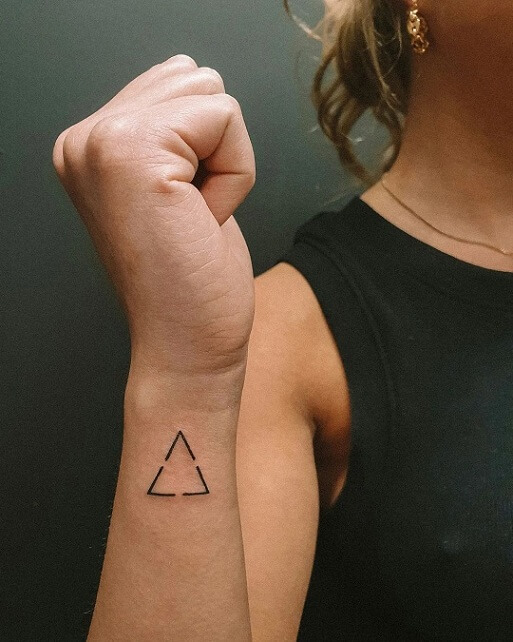 80+ Geometry Tattoo Designs To Commune With Nature | Triangle tattoos, Triangle  tattoo, Dot tattoos